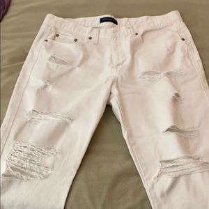 White Aeropostale boyfriend jeans.